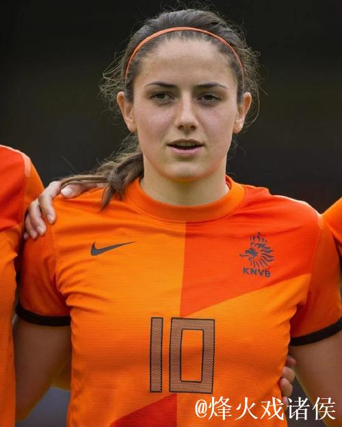 罗马诺:弟媳决定冬窗自由身离开弗鲁米嫩塞,目标重返欧洲 罗马诺:弟媳决定冬窗自由身离开弗鲁米嫩塞,目标重返欧洲